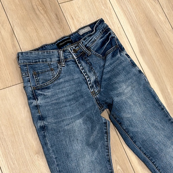 EUC Men’s Aeropostale Brand Skinny Stretch Denim Jeans Size 28 x 30 - Picture 4 of 10